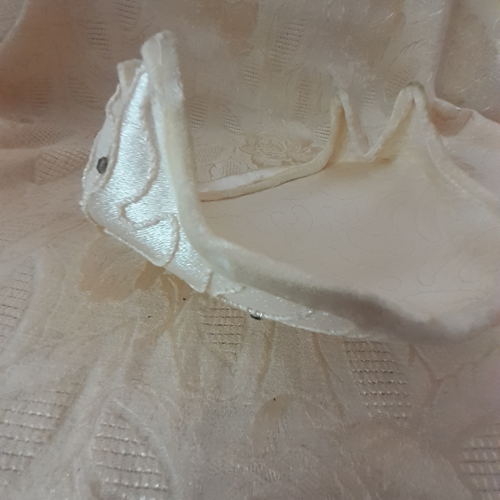 ❌️SOLD/Other Online Site Ivory Satin Bridal Vintage Hat - Picture 7 of 7